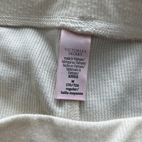 Victoria's Secret Cream Robe and Lounge Set - Picture 10 of 10